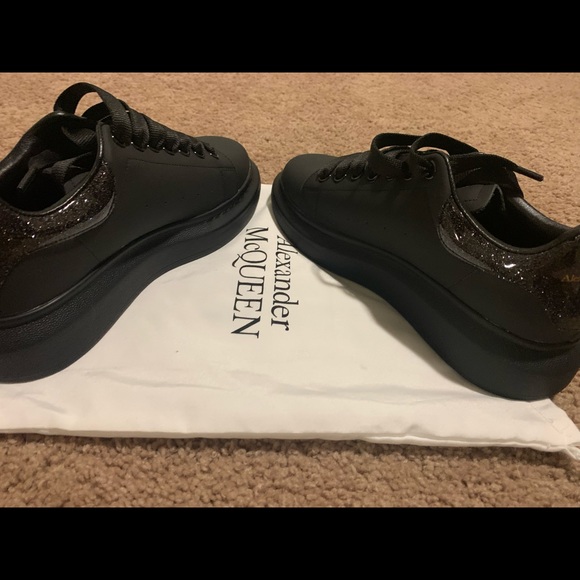 Alexander McQueen sneakers - Picture 2 of 3